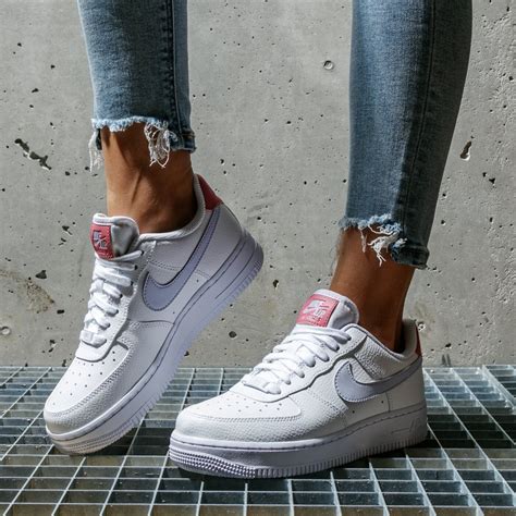 nike air force damen grau weiß|Nike Air Force 1 07 kaufen.